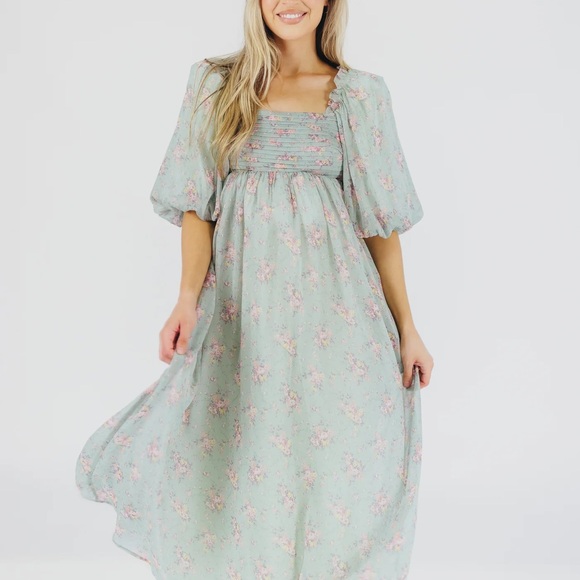 Chic Pastel Floral Maxi Dress - Picture 1 of 3